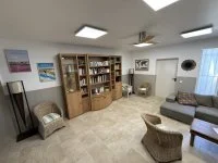Camping Crin Blanc_Arles - bibliotheque &copy; 